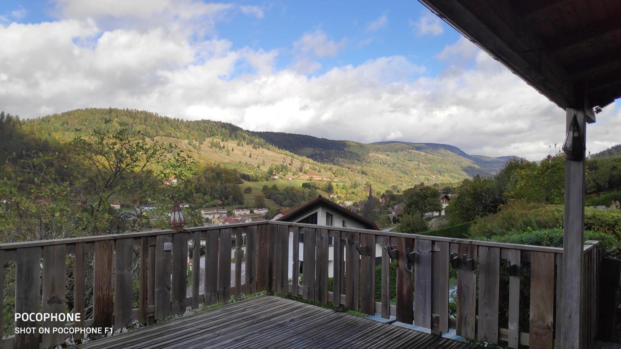 Avec Vue Sur La Vallee Saint-Maurice-sur-Moselle