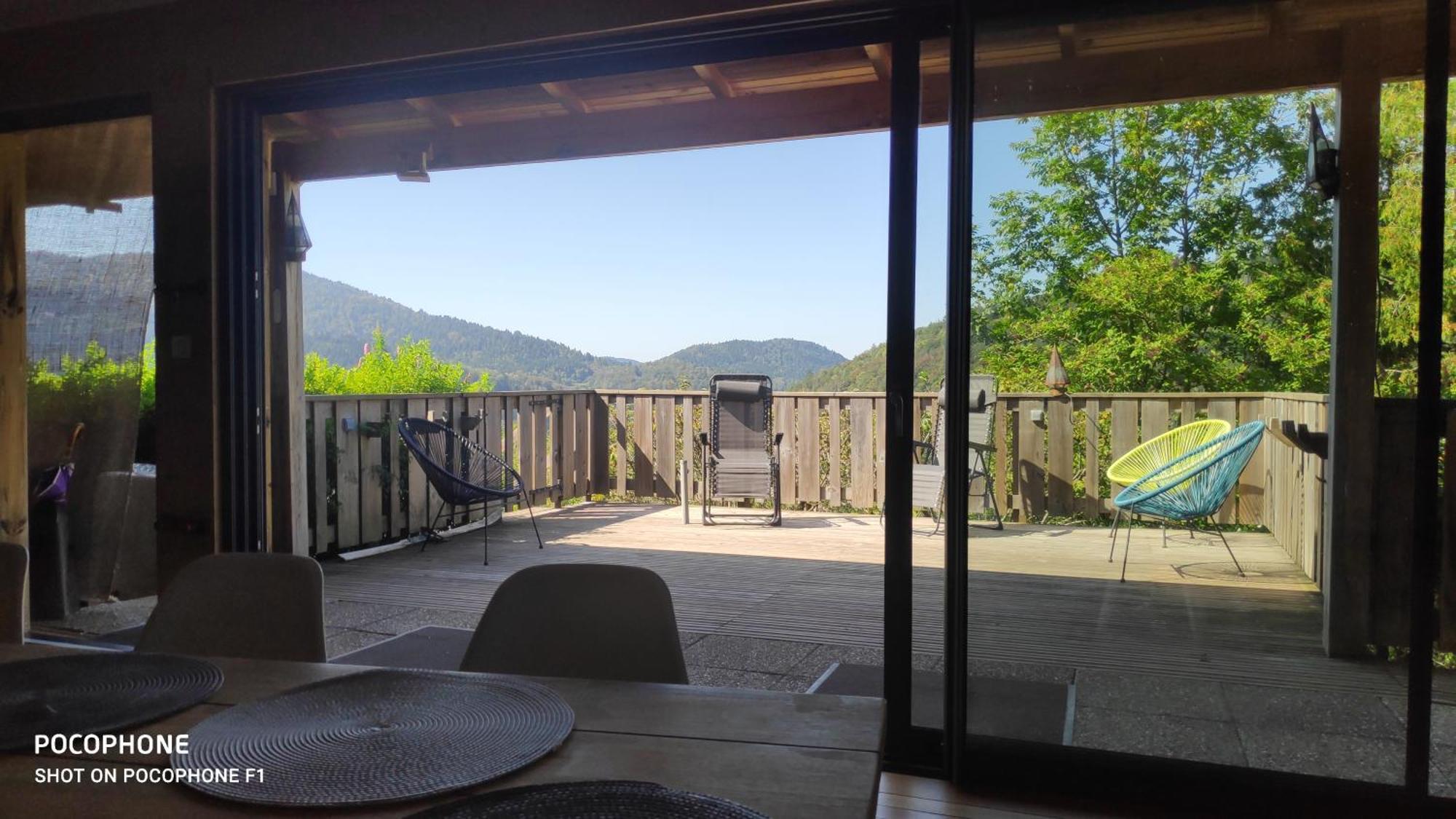 Avec Vue Sur La Vallee *